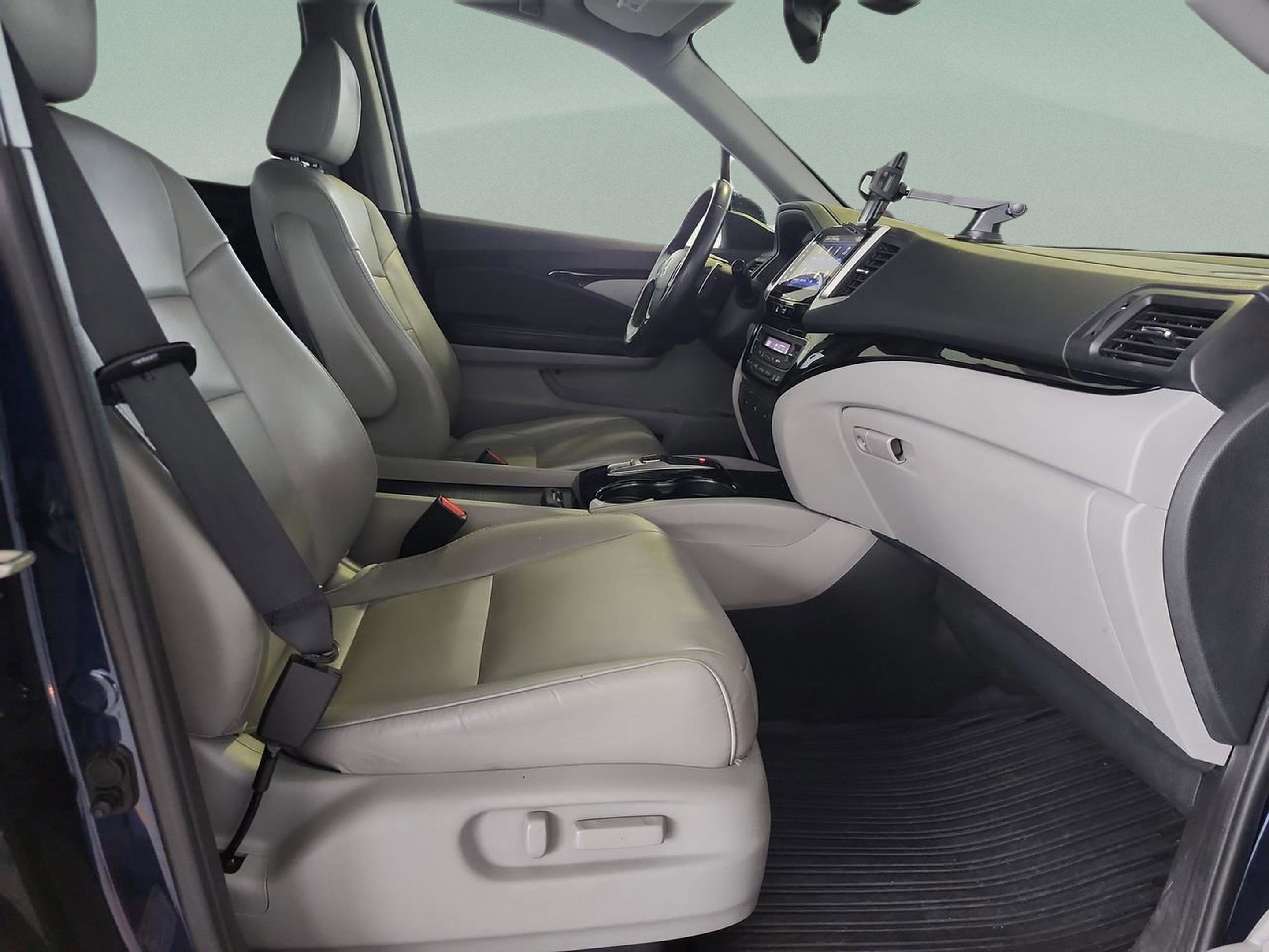 Used 2016 Honda Pilot Touring image 18
