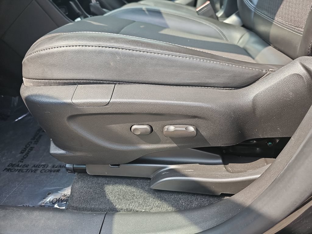 Used 2019 Buick Encore Sport Touring FWD image 34