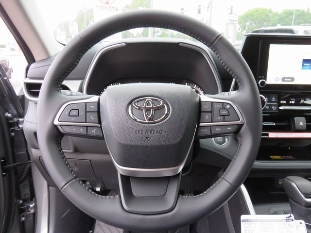 New 2026 Toyota Highlander XLE image 36