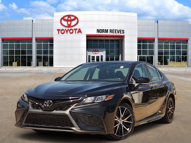 Used 2023 Toyota Camry SE FWD image 1