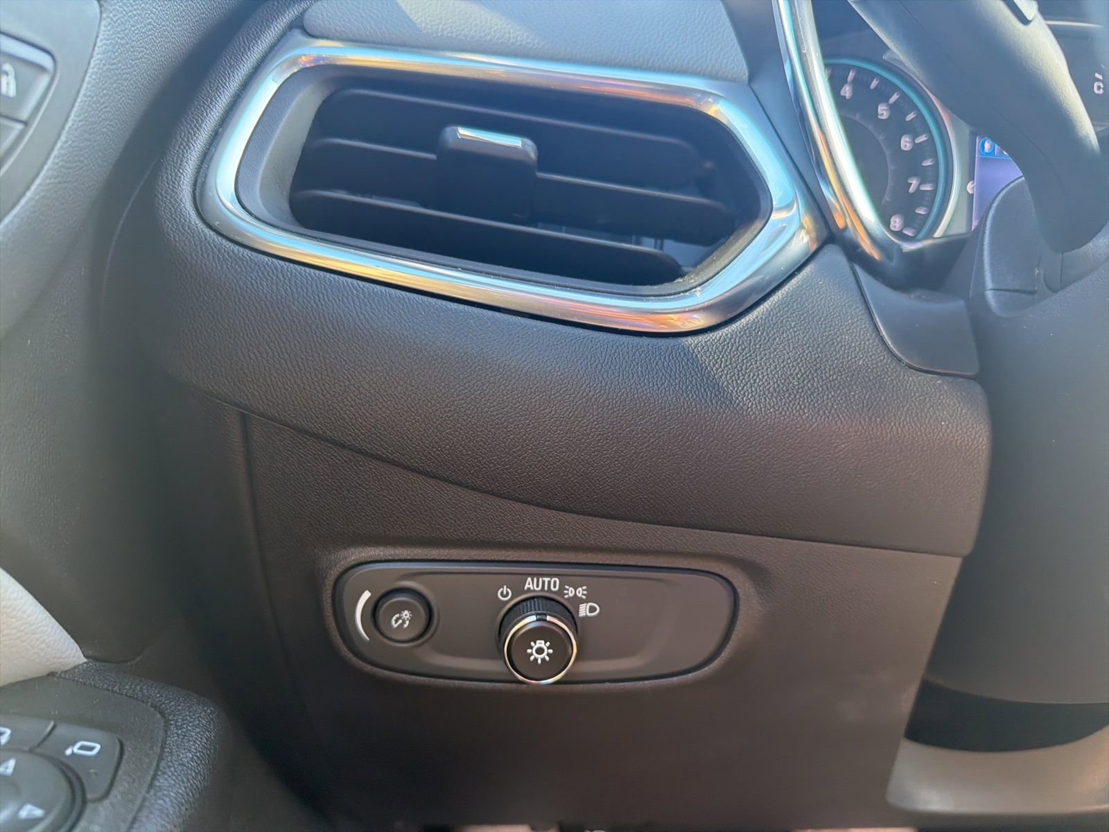 Certified 2023 Chevrolet Equinox LS w/ LS Convenience Package image 17