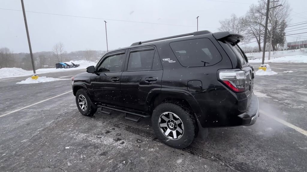 Certified 2023 Toyota 4Runner TRD Off-Road Premium image 4