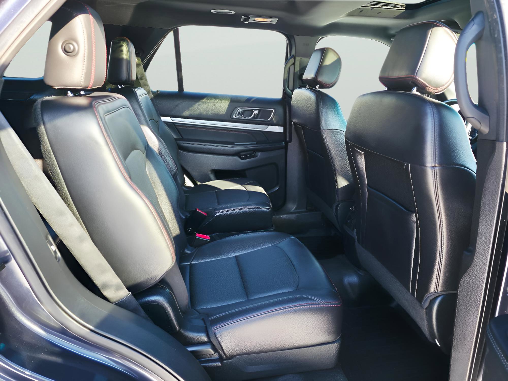 Used 2017 Ford Explorer Sport w/ Equipment Group 401A AWD/4WD image 17