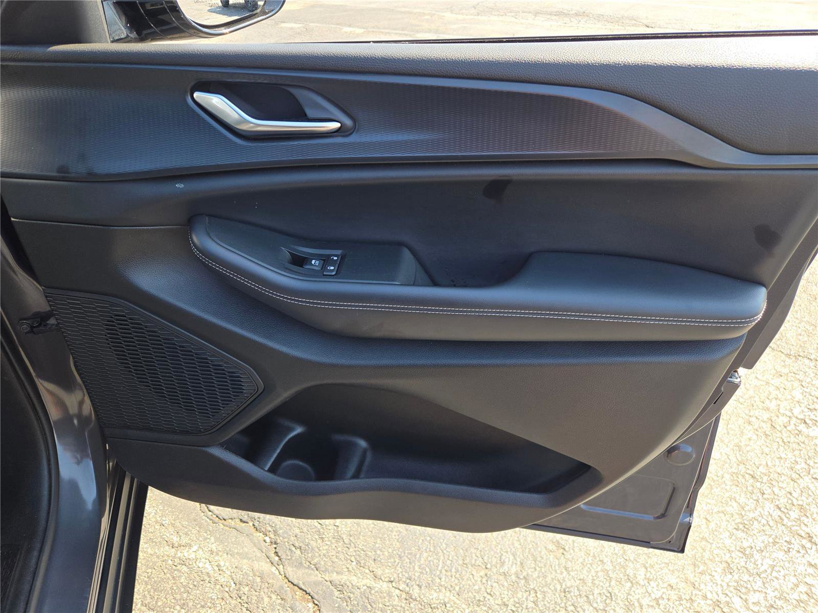 Certified 2024 Jeep Grand Cherokee Altitude image 7