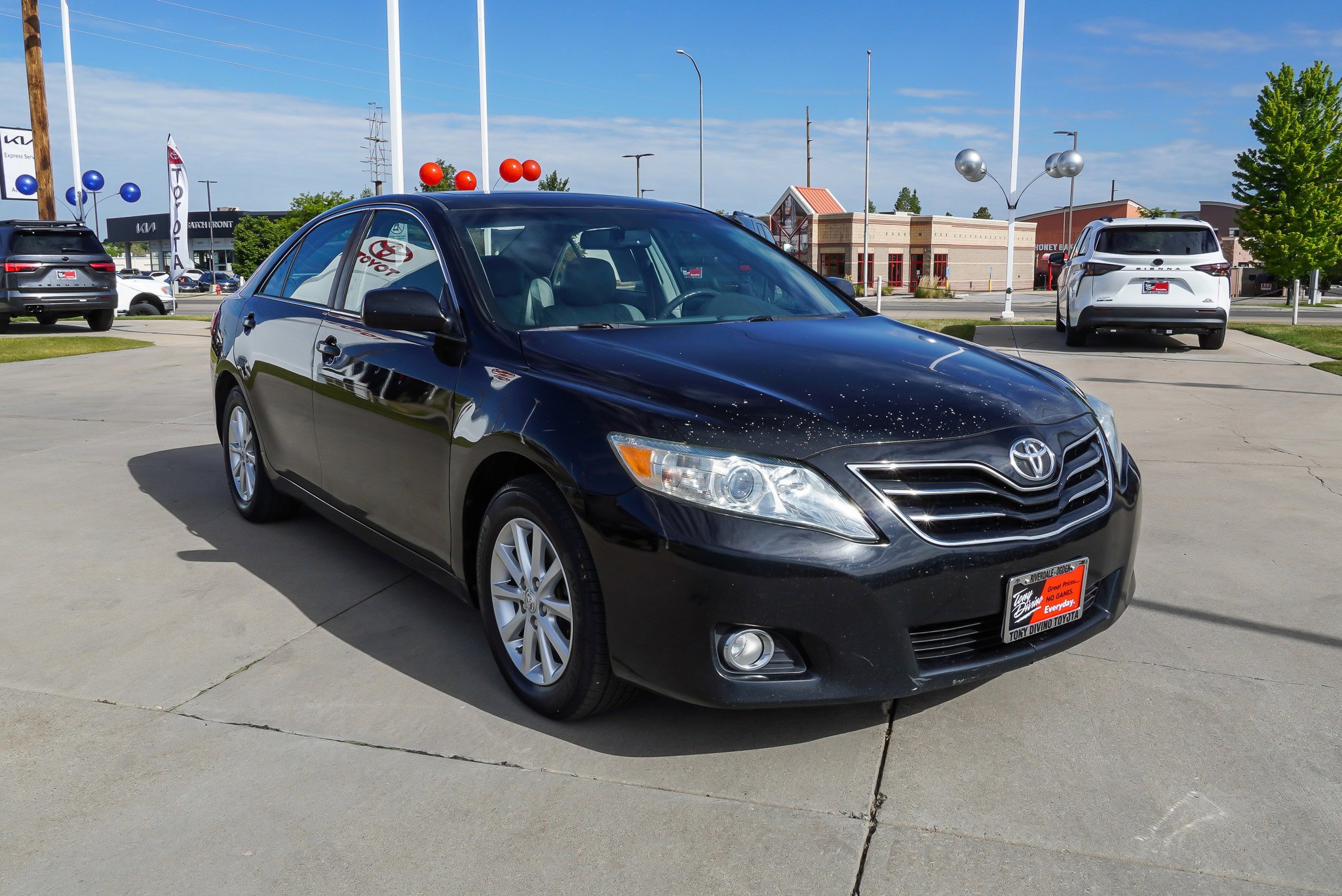 Used 2011 Toyota Camry XLE w/ SE/XLE Extra-Value Pkg FWD video 2
