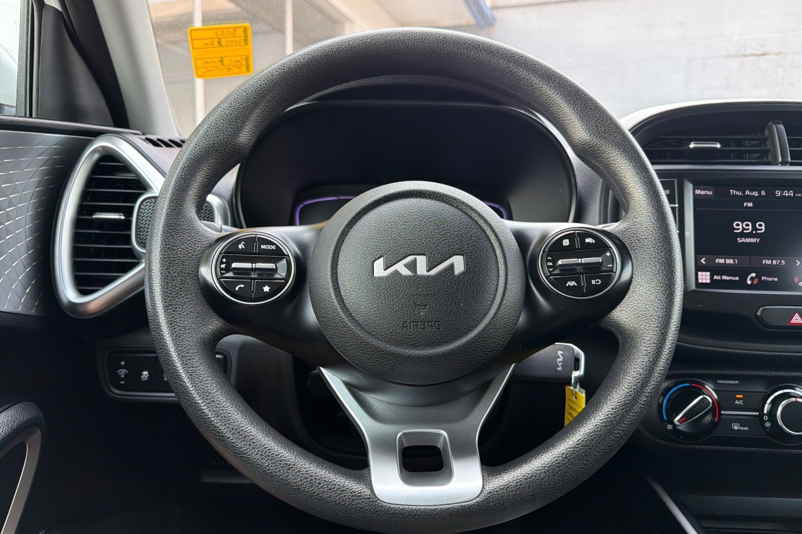 Used 2023 Kia Soul LX w/ LX Technology Package FWD image 19
