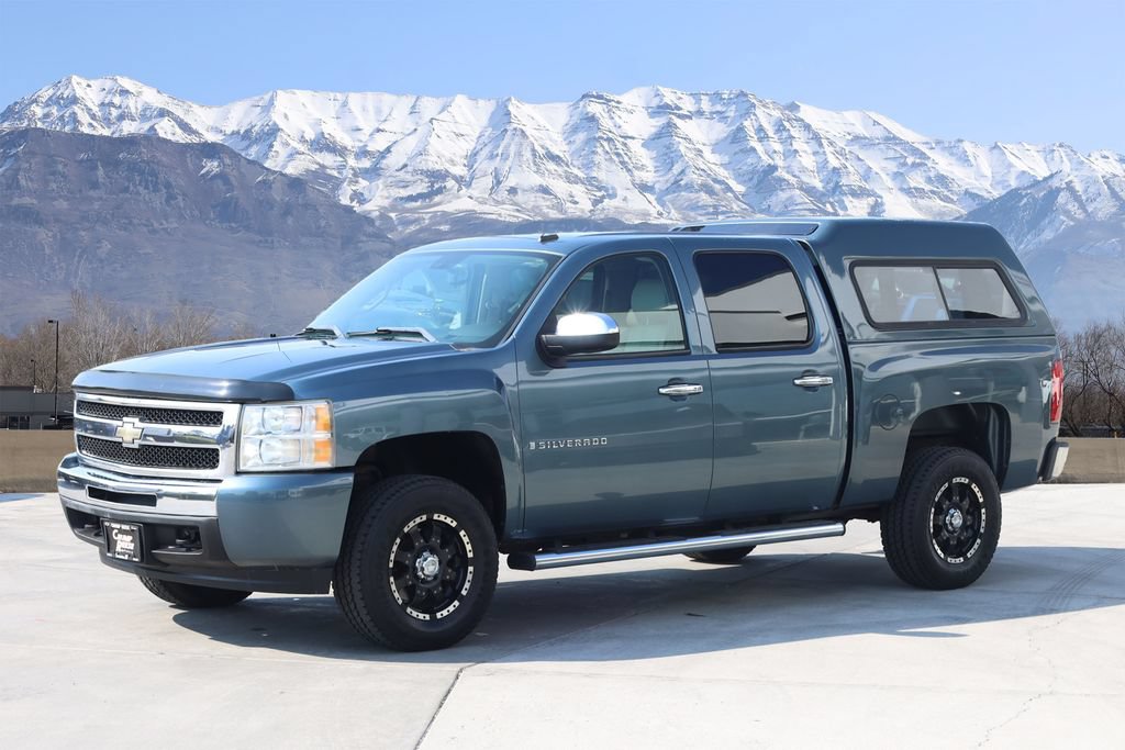 Used 2009 Chevrolet Silverado 1500 LT w/ Regional Value Package RWD image 2