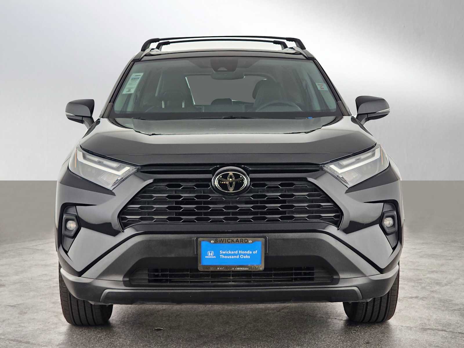 Used 2022 Toyota RAV4 XLE Premium image 16
