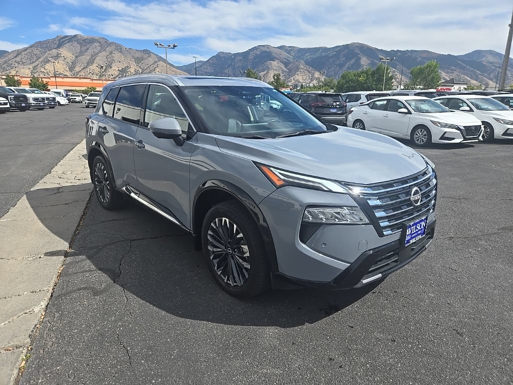 Used 2024 Nissan Rogue Platinum w/ Platinum Premium Package AWD/4WD image 3