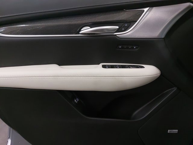 Used 2025 Cadillac XT5 Sportv w/ LPO, Floor Liner Package image 26