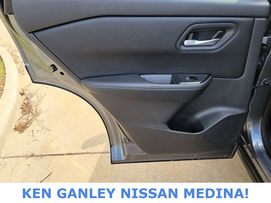 Certified 2025 Nissan Rogue SV AWD/4WD image 41