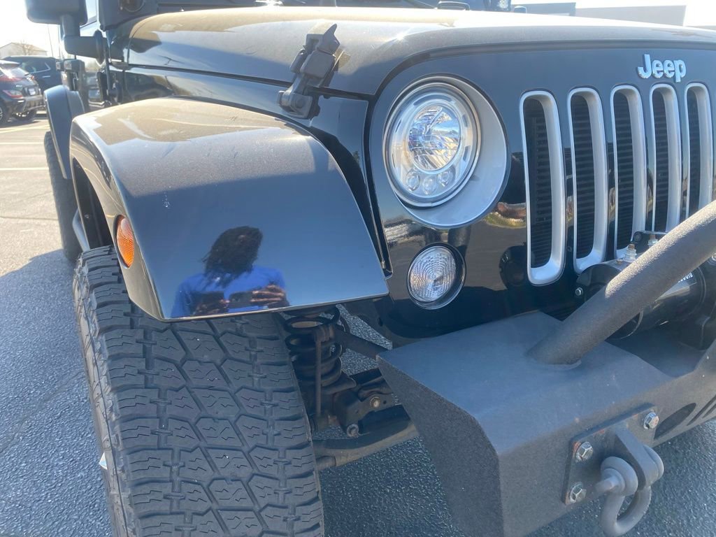 Used 2017 Jeep Wrangler Unlimited Sahara w/ Connectivity Group image 3