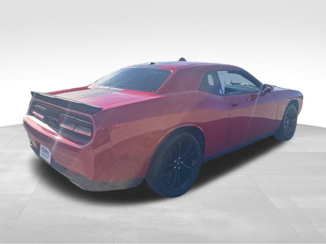 Used 2018 Dodge Challenger SXT w/ Blacktop Package RWD image 5