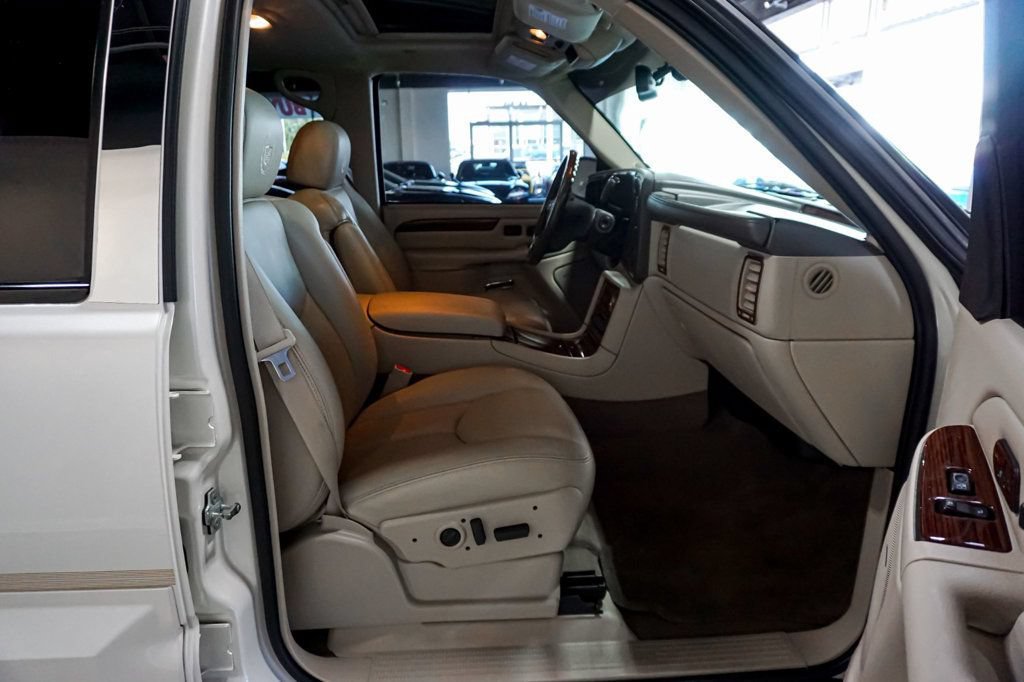Used 2004 Cadillac Escalade EXT AWD/4WD image 20