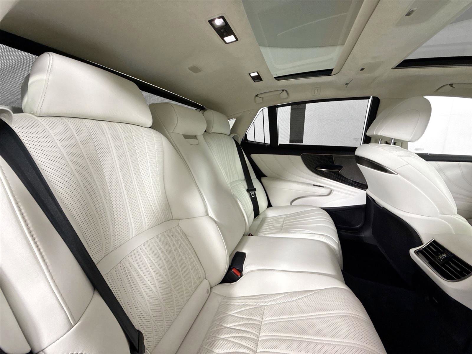 Used 2022 Lexus LS 500 RWD image 43