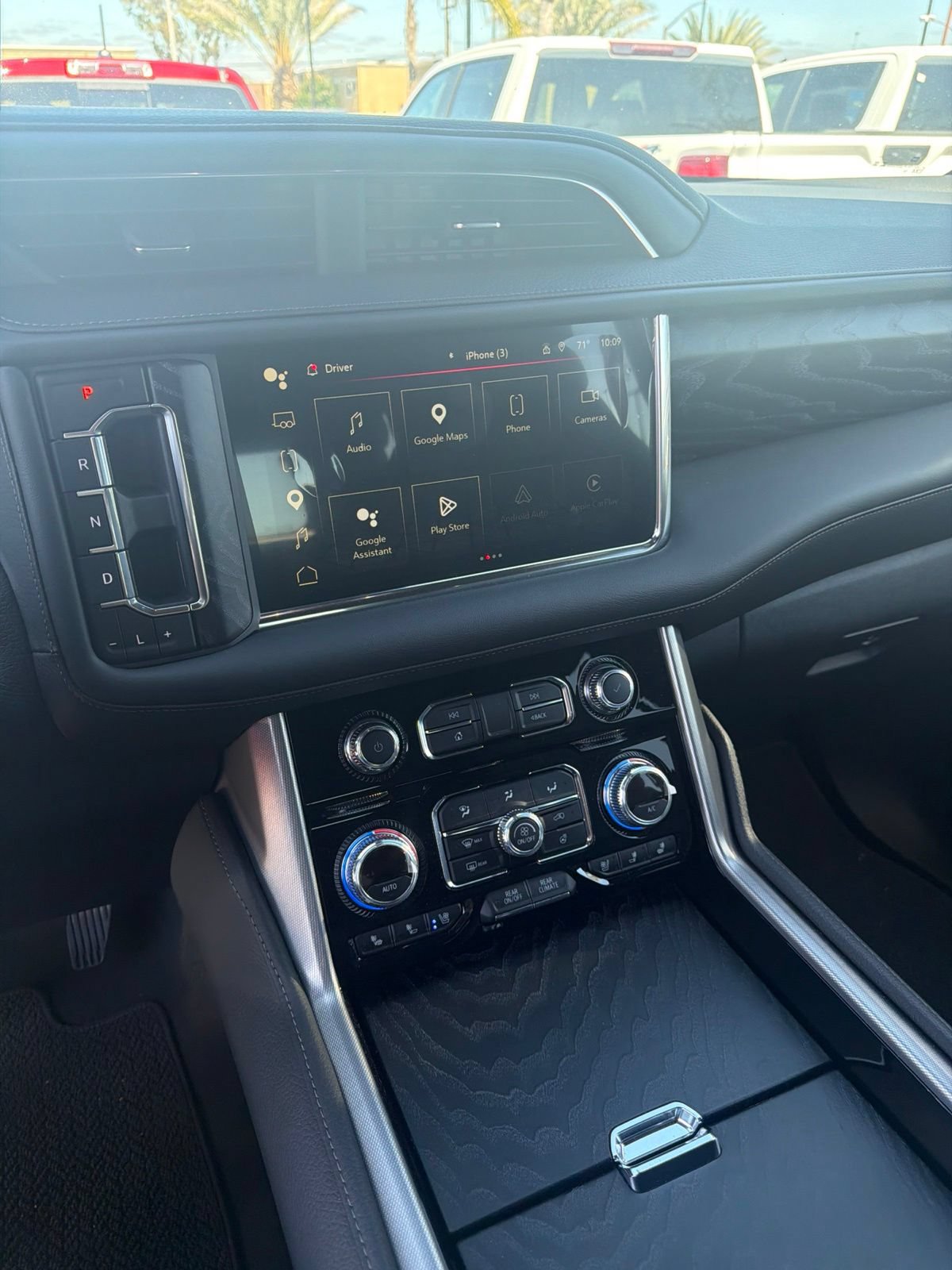 Used 2024 GMC Yukon Denali w/ Denali Reserve Package AWD/4WD image 9