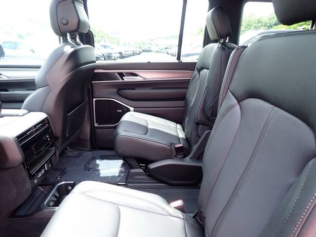 New 2026 Jeep Grand Wagoneer Limited AWD/4WD image 13