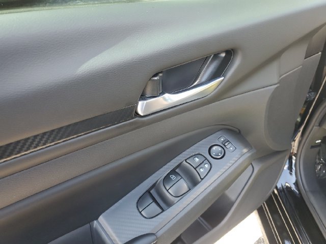 Certified 2025 Nissan Altima 2.5 SV FWD image 12
