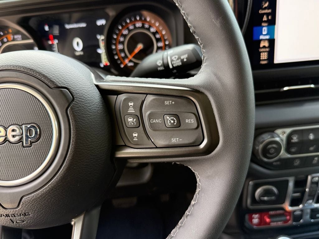 Used 2025 Jeep Gladiator Mojave w/ Safety Group AWD/4WD image 24