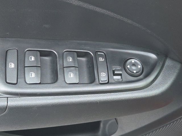 Used 2024 Hyundai Venue SEL image 15