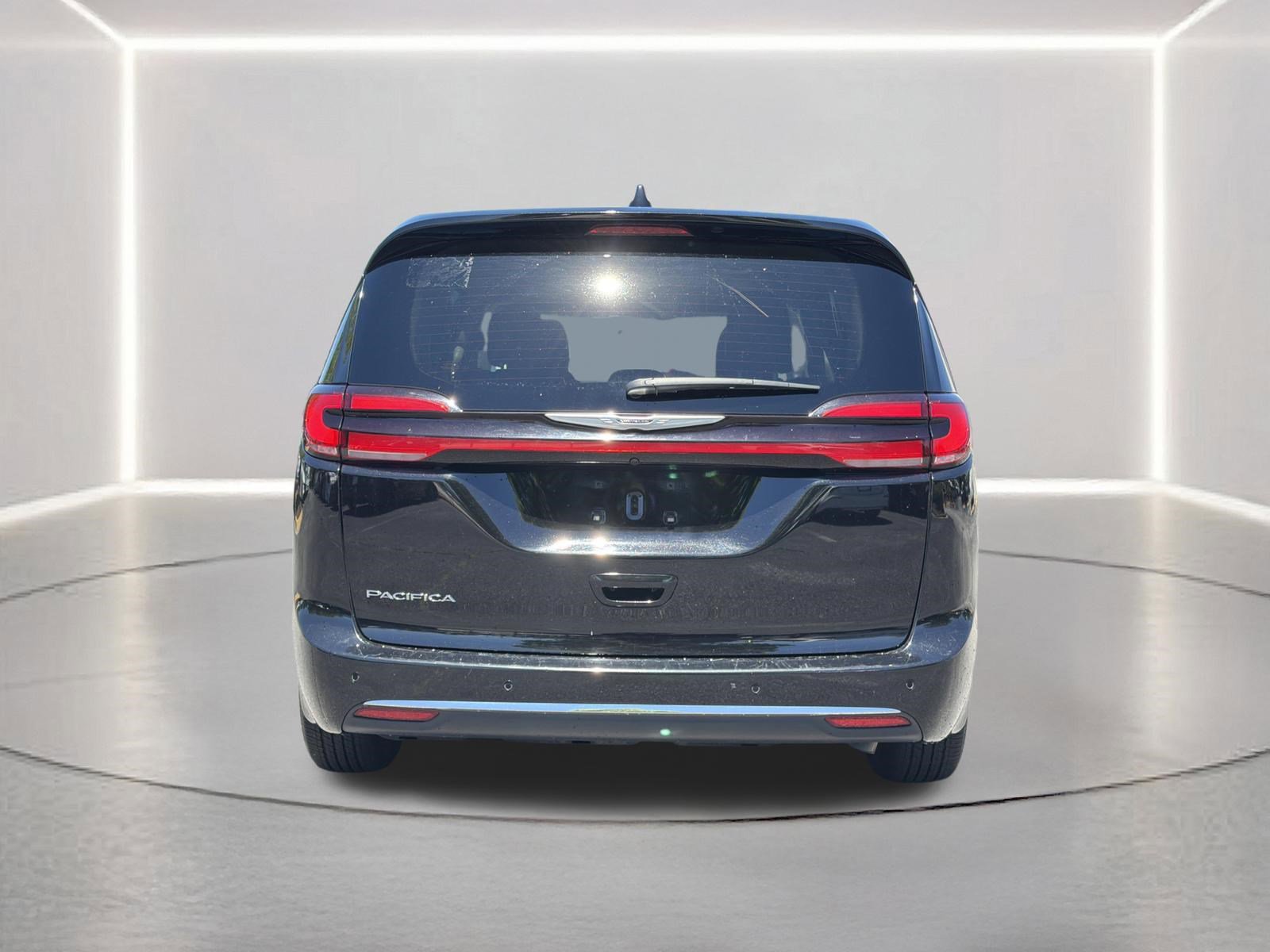 Used 2024 Chrysler Pacifica Touring-L FWD image 24