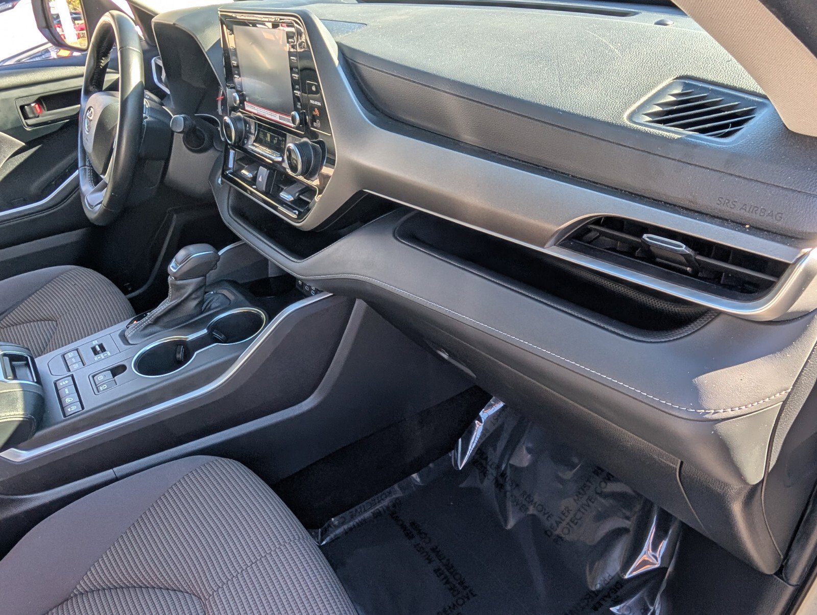 Used 2022 Toyota Highlander LE image 18