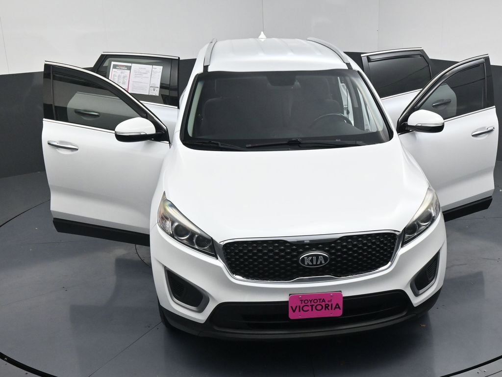 Used 2017 Kia Sorento LX w/ LX Convenience Package image 22