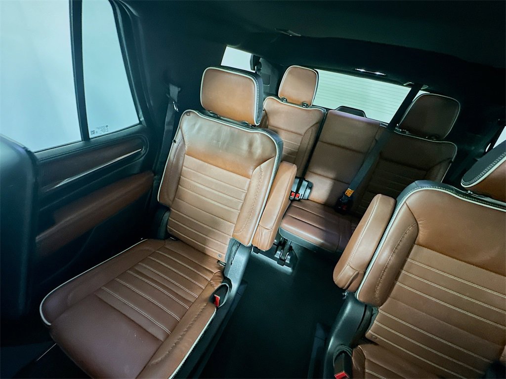 Used 2023 GMC Yukon Denali Ultimate image 12