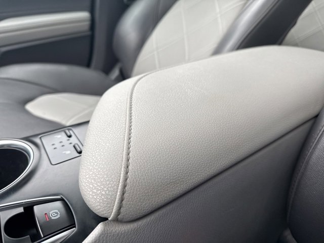 Used 2018 Toyota Camry XLE image 19