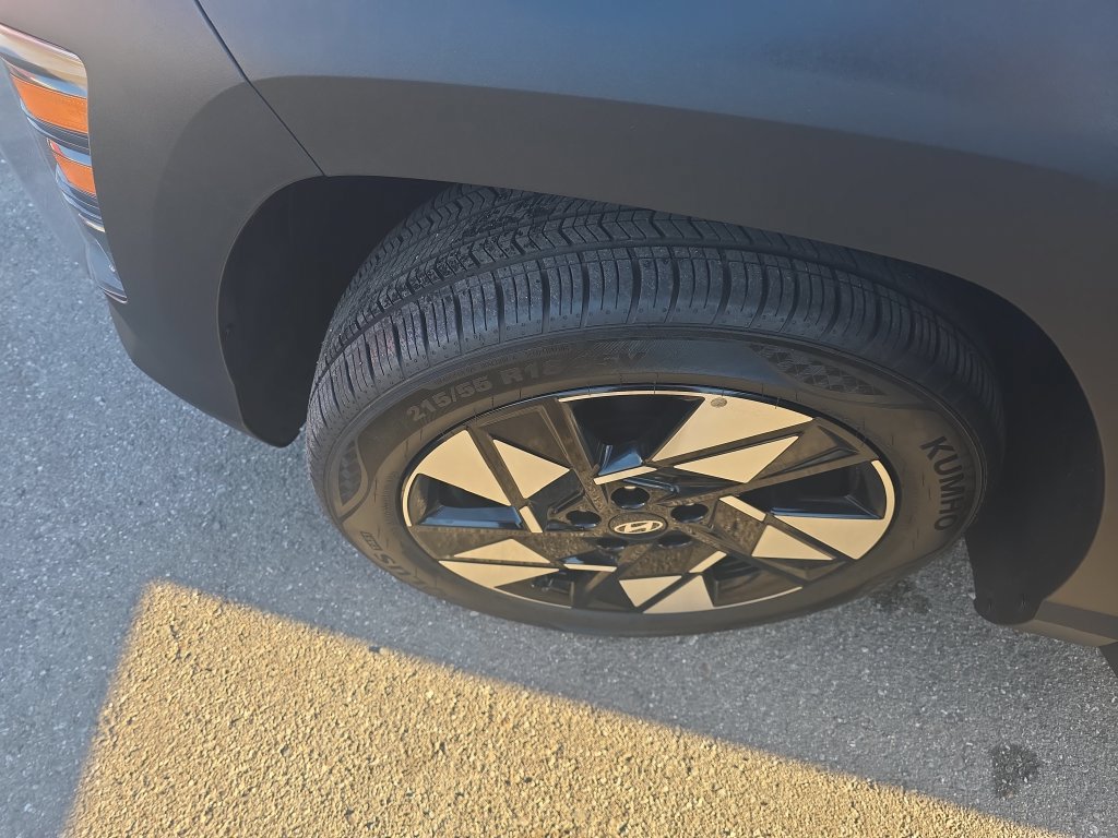 Used 2025 Hyundai Kona SEL FWD image 25