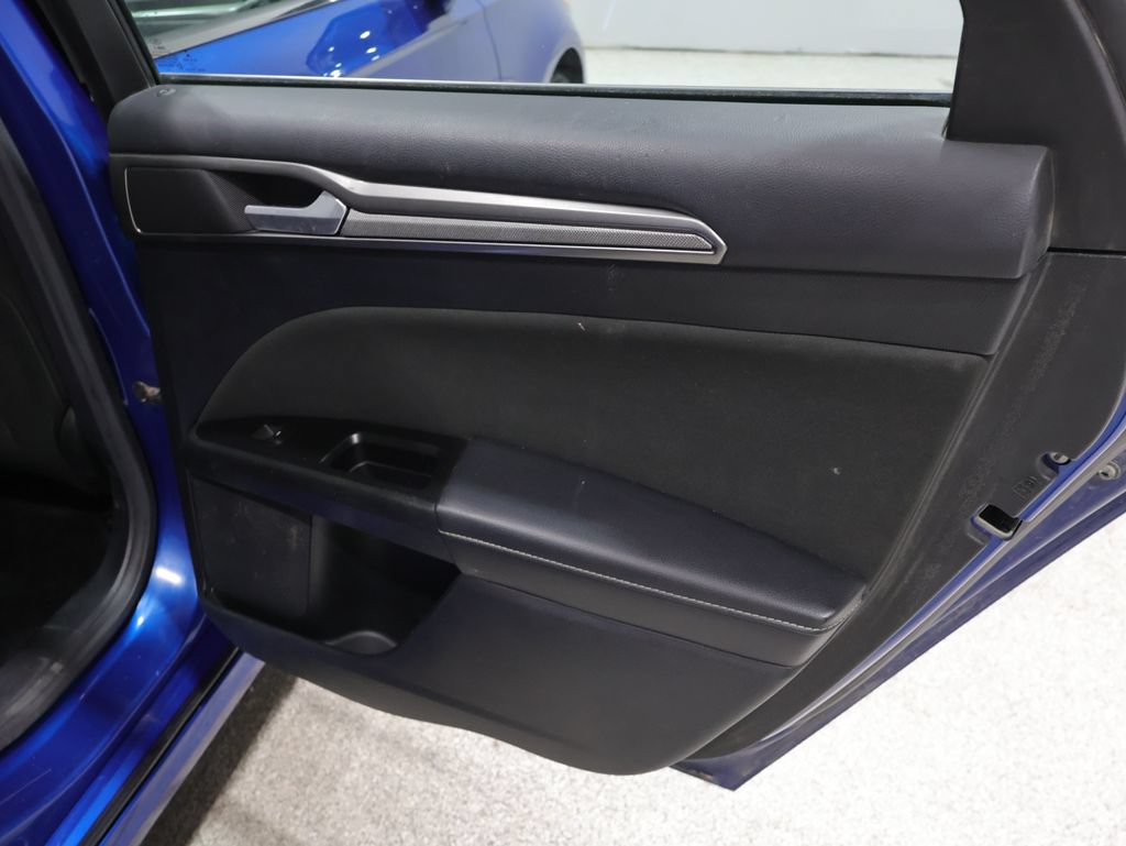 Used 2017 Ford Fusion SE FWD image 21