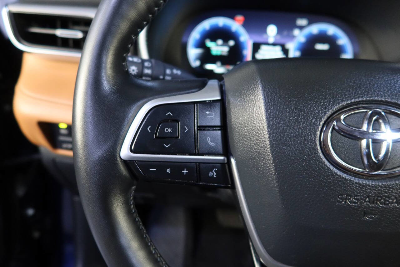 Used 2024 Toyota Highlander Platinum image 35