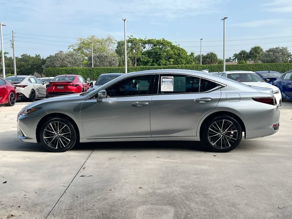 Certified 2024 Lexus ES 250 w/ Premium Package AWD/4WD image 4