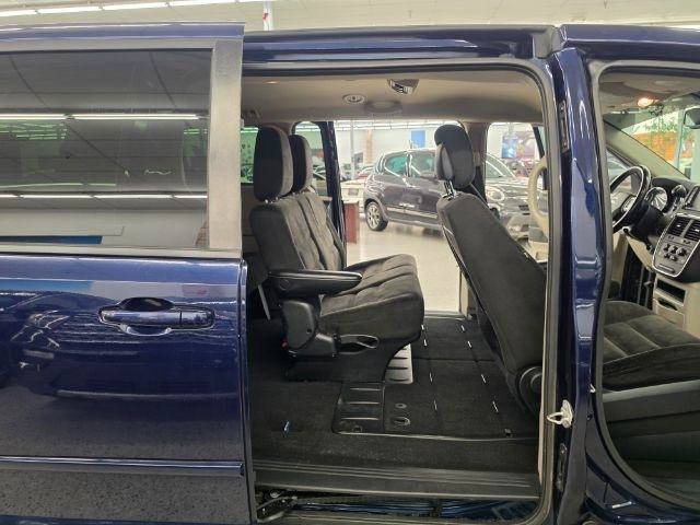 Used 2017 Dodge Grand Caravan SE w/ Power Window Group FWD image 32