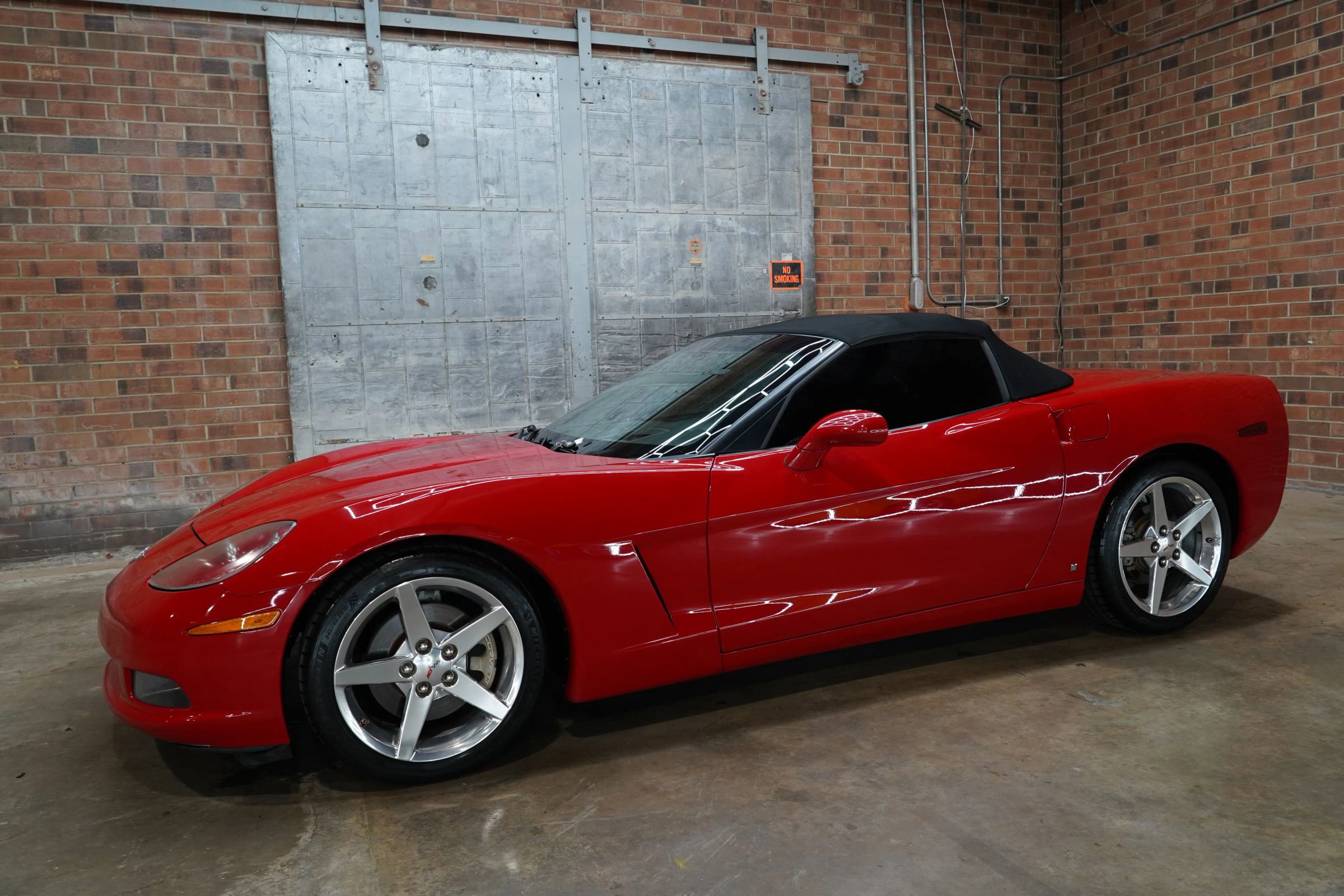 Used 2006 Chevrolet Corvette Convertible w/ Preferred Equipment Group RWD image 8