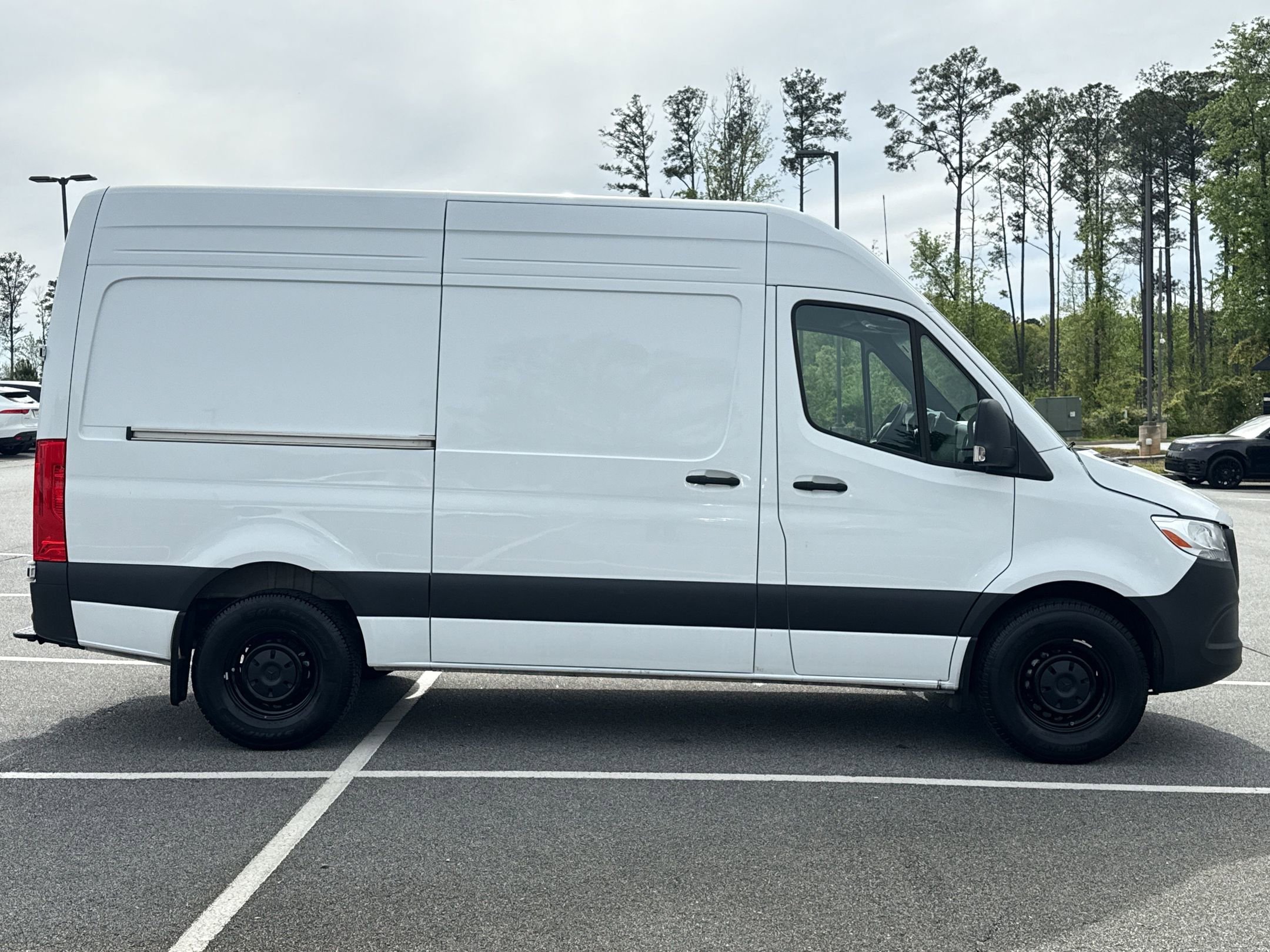 Used 2025 Mercedes-Benz Sprinter 2500 image 7