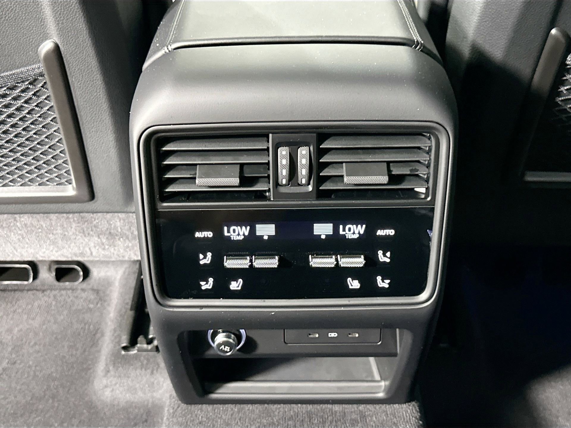 Certified 2025 Porsche Cayenne E-Hybrid image 37