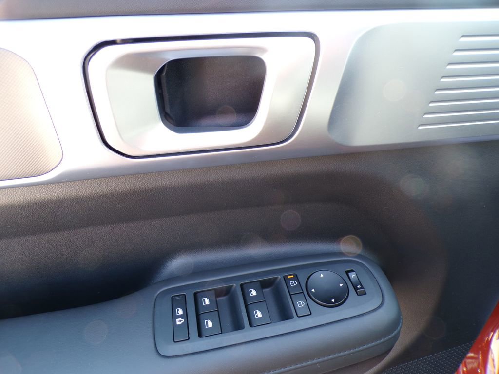 Certified 2025 Hyundai Santa Fe XRT AWD/4WD image 13