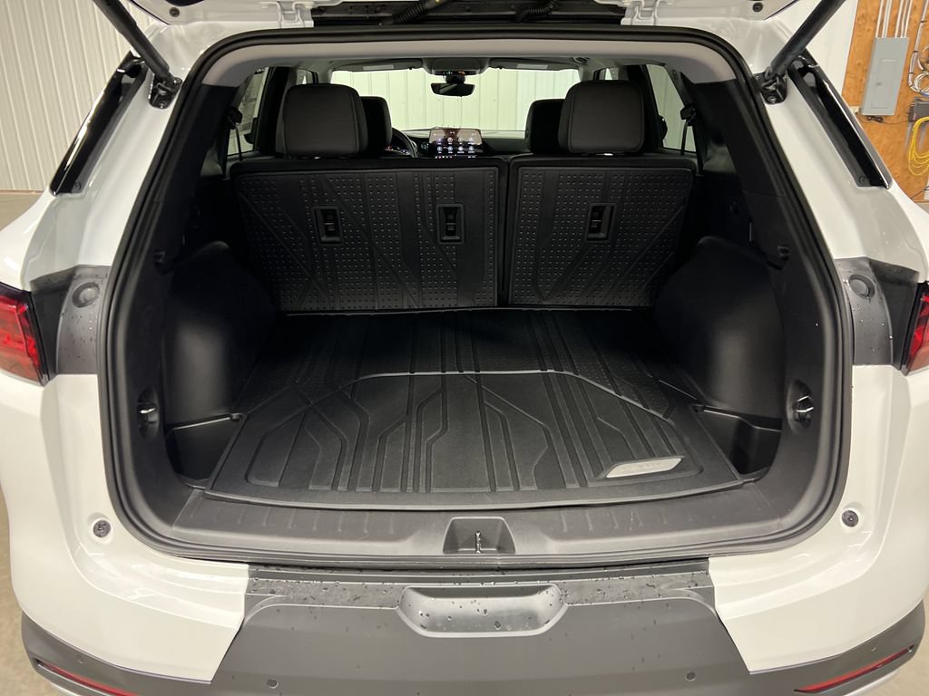 New 2026 Chevrolet Blazer LT w/ Sound & Technology Package AWD/4WD image 11