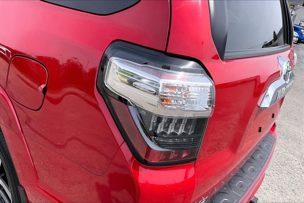 Used 2021 Toyota 4Runner Limited image 28
