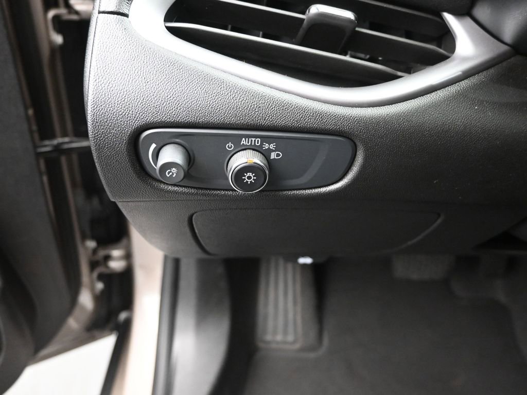 Used 2024 Chevrolet Malibu LT image 14