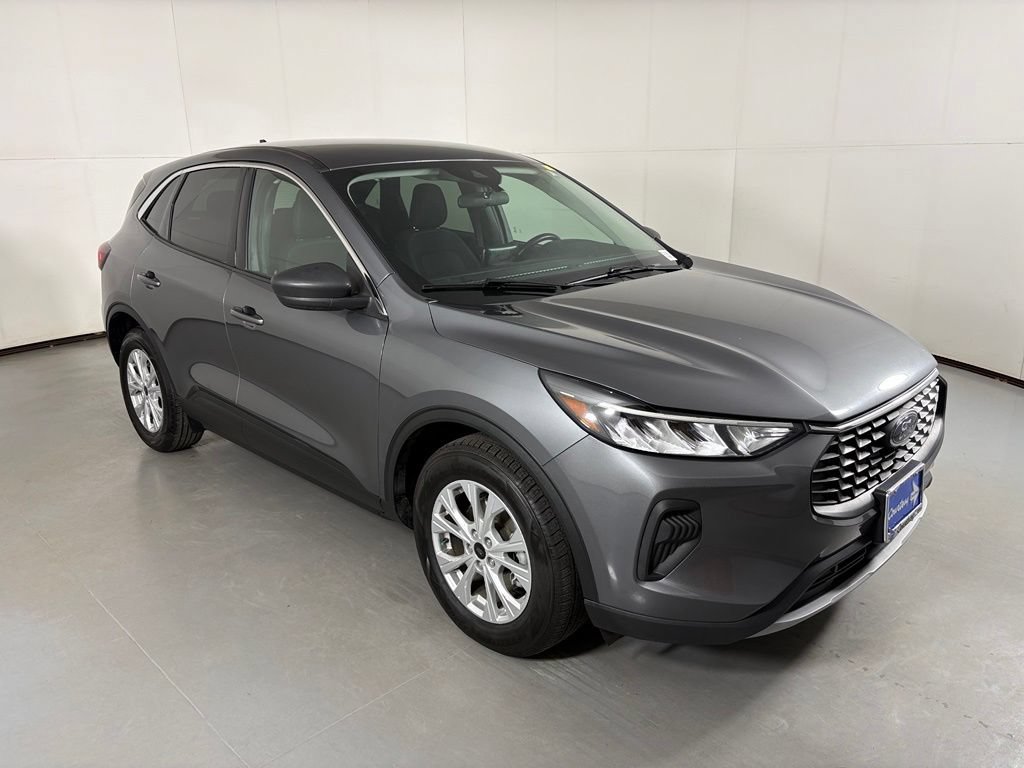 Used 2024 Ford Escape Active FWD image 2