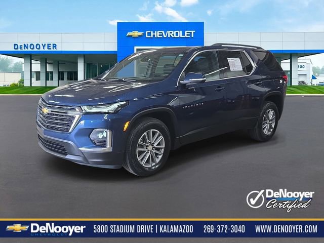 Used 2023 Chevrolet Traverse LT w/ Rear Camera Mirror Package image 1