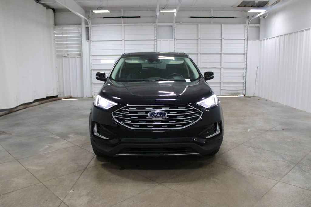 Used 2021 Ford Edge Titanium image 4