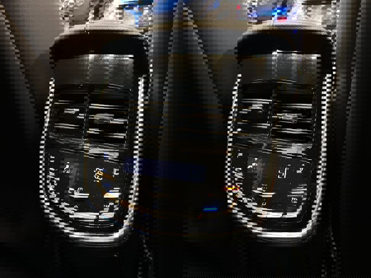 Used 2013 Cadillac XTS Premium image 18