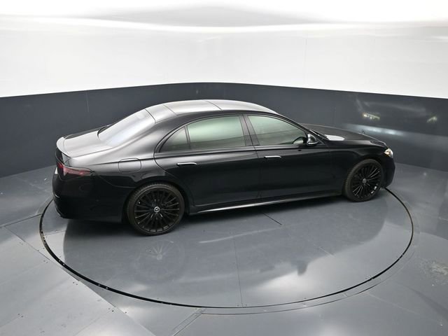 Used 2022 Mercedes-Benz S 580 4MATIC Sedan w/ AMG Line Package image 21