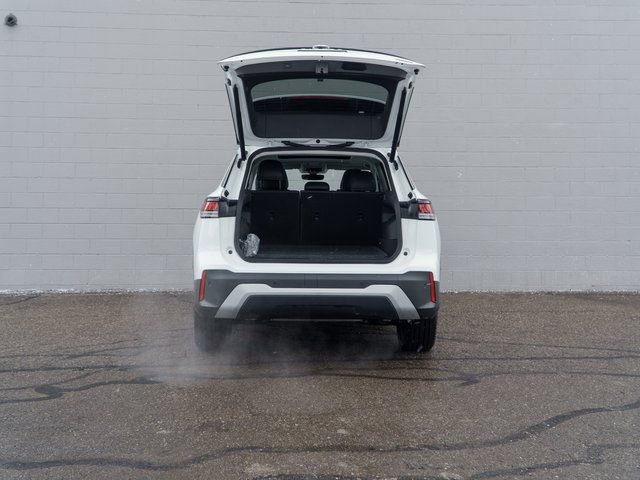 Used 2025 Volkswagen Tiguan SE w/ Panoramic Sunroof Package image 14