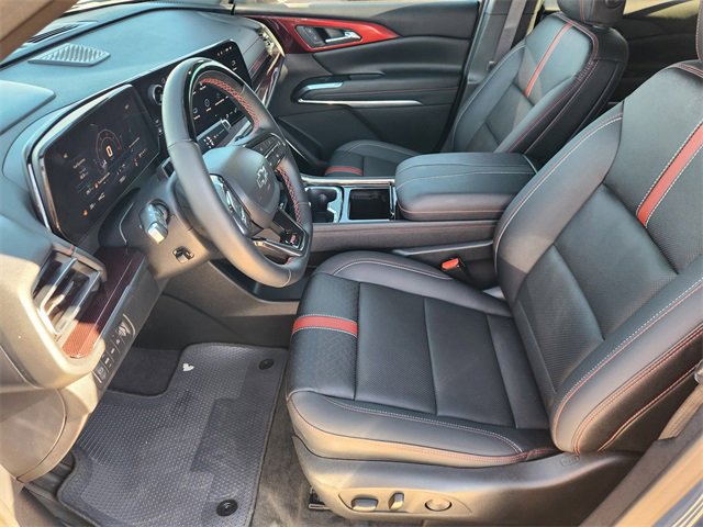 Used 2024 Chevrolet Traverse RS image 13