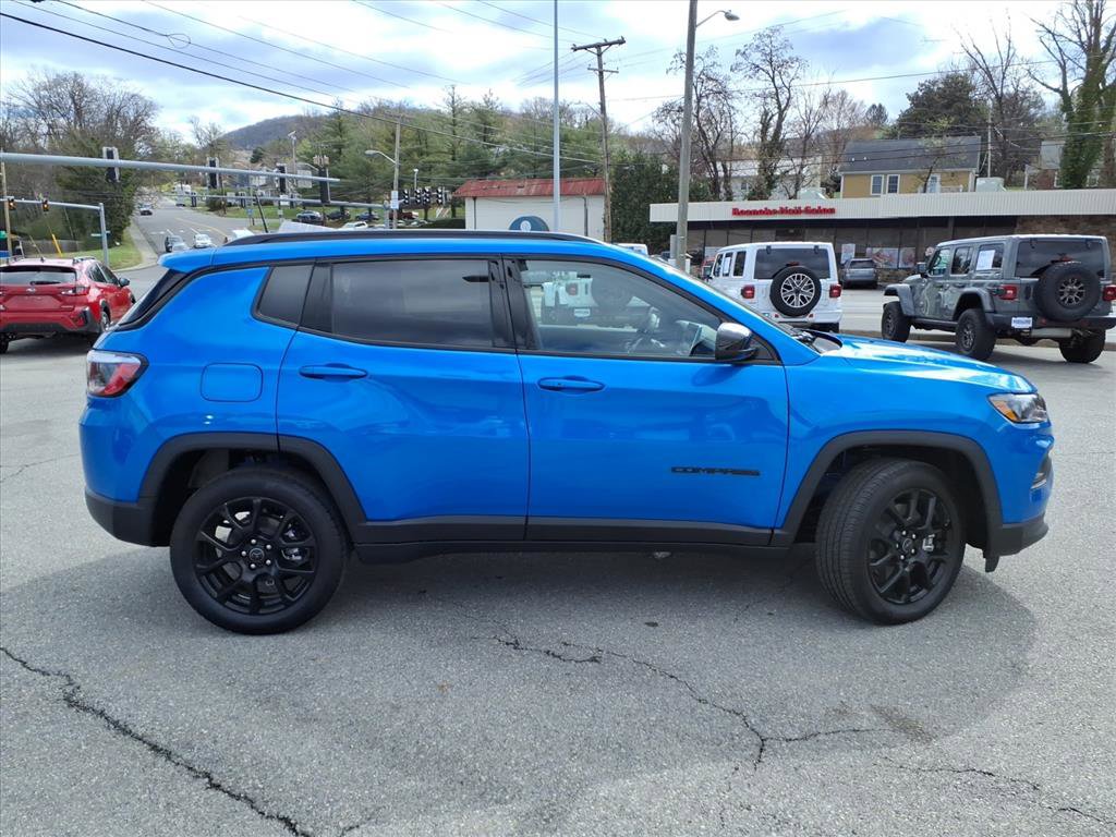 New 2026 Jeep Compass Latitude image 3
