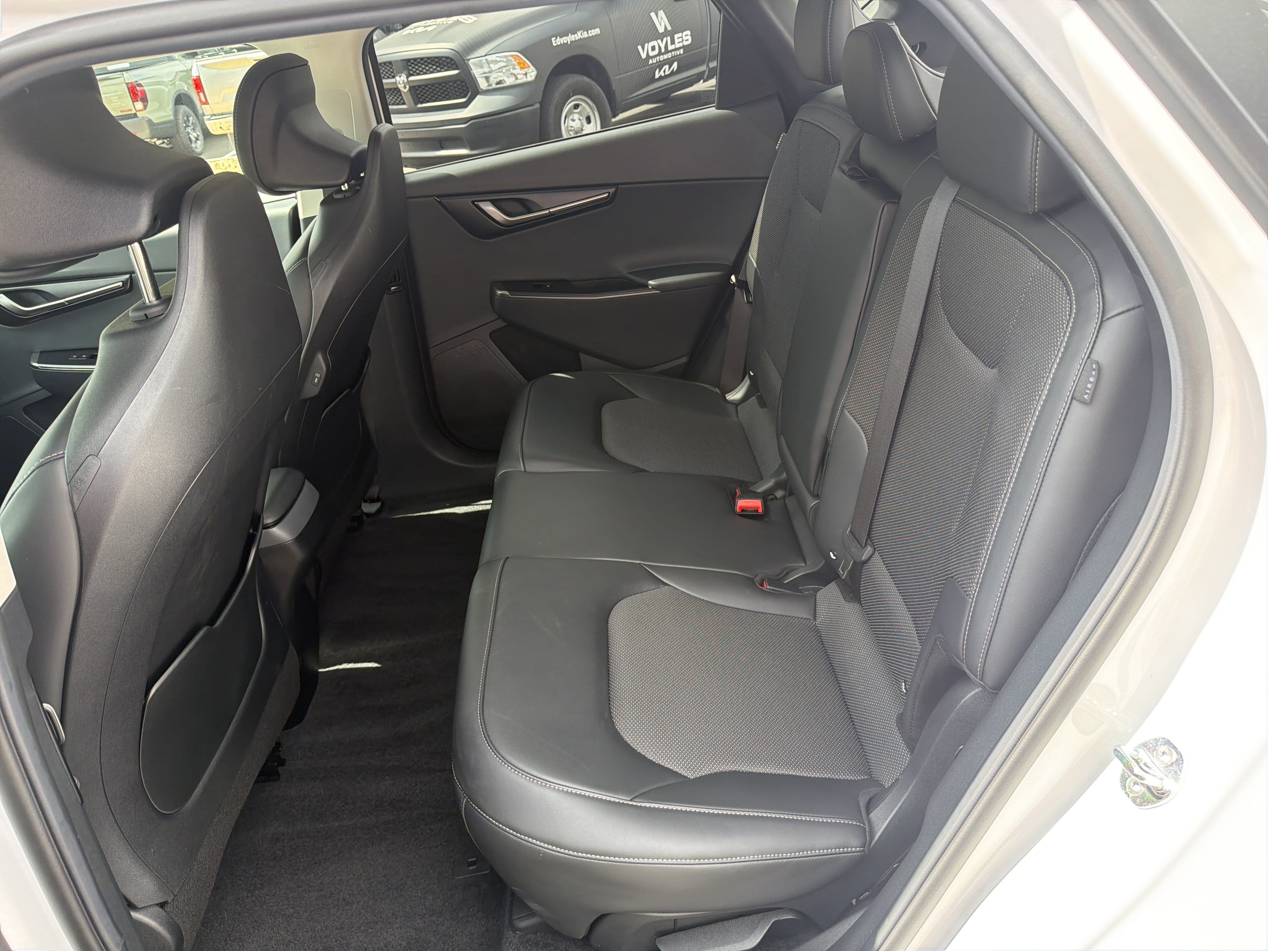 Certified 2025 Kia EV6 Light w/ Light LR Technology Package RWD image 20